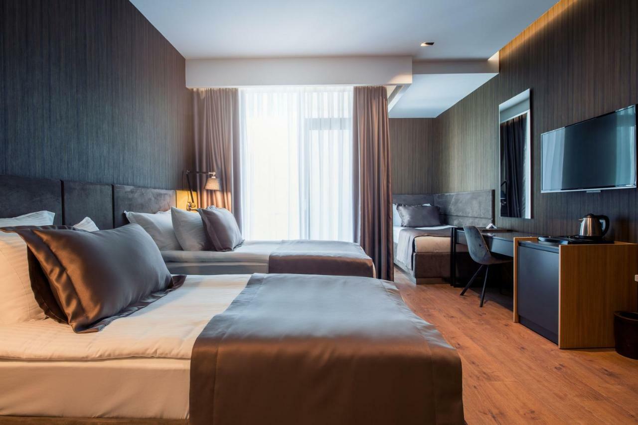 Seraphine Plaza Peje Exterior photo